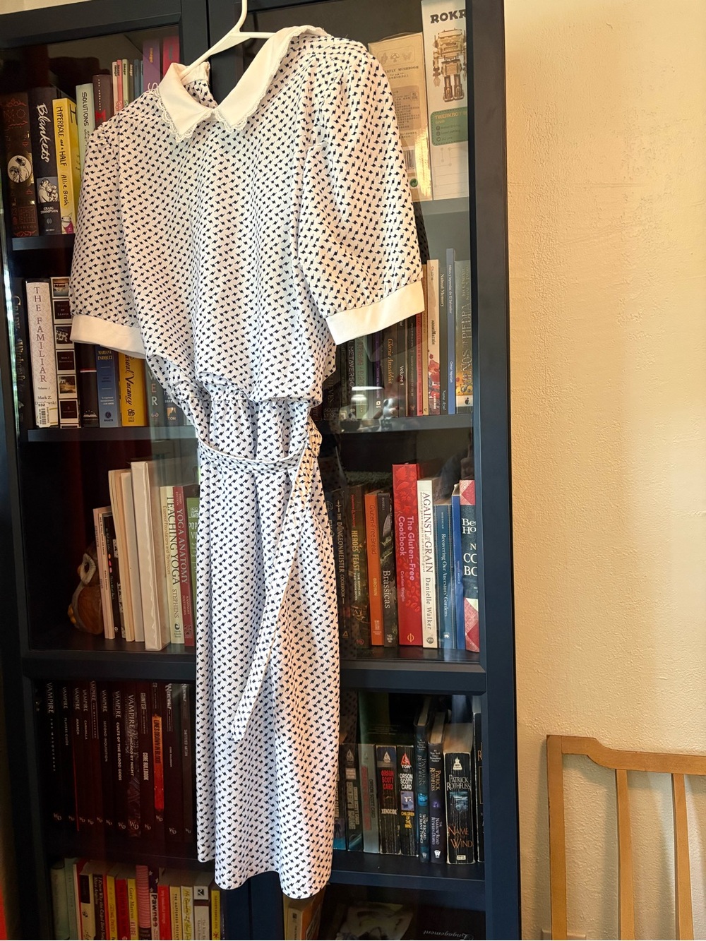 TJuniors Vintage 1980s White Dress with Dark Blue Houndstooth Accent